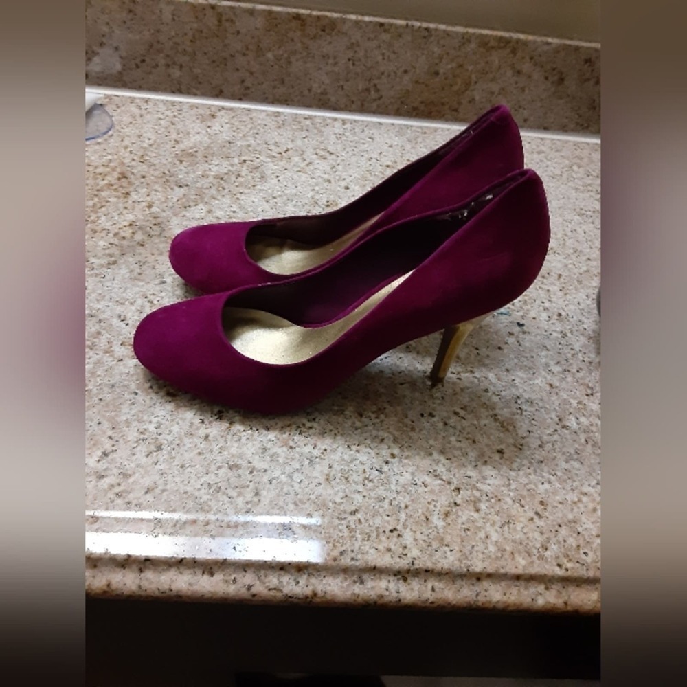 Jessica Simpson Highheel Pumps - Picture 2 of 8